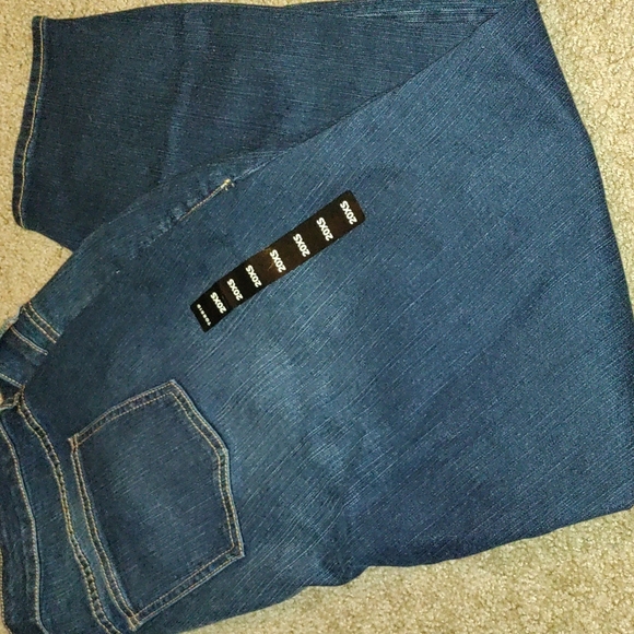 Plus size mid rise skinny - Picture 4 of 5